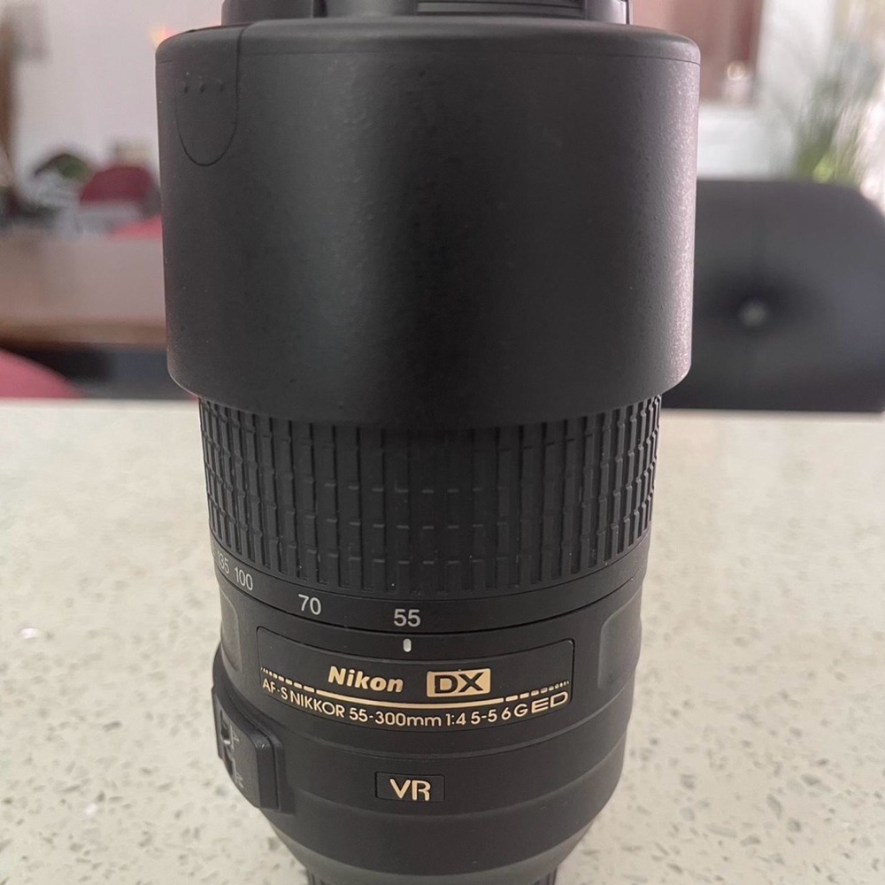 Nikon AF-S DX NIKKOR 55-300mm f/4.5-5.6G ED Telephoto Zoom Lens